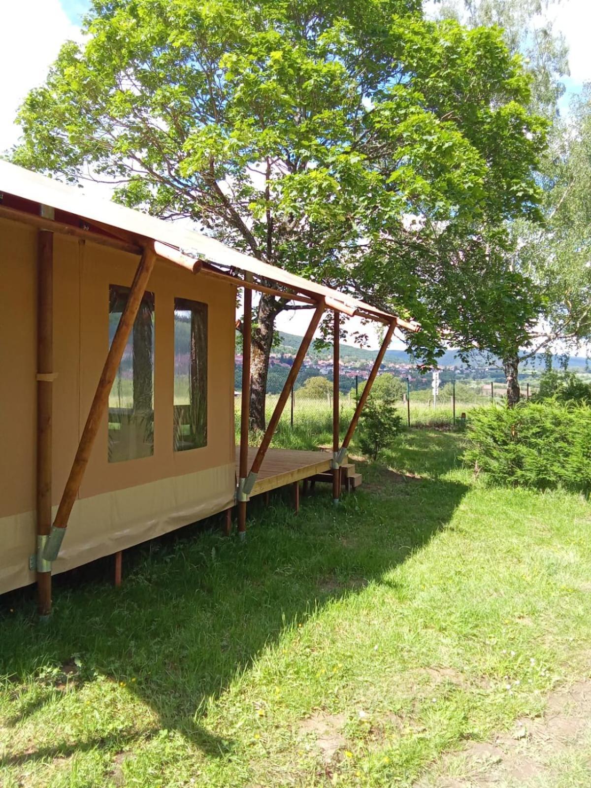 Camping Les Vosges Du Nord Oberbronn Exterior foto